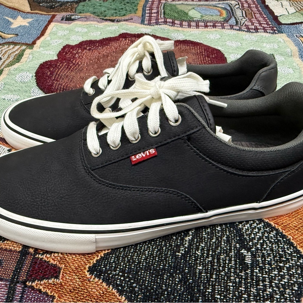 Levi's Men's Black Sneakers with White Accents - Picture 4 of 10